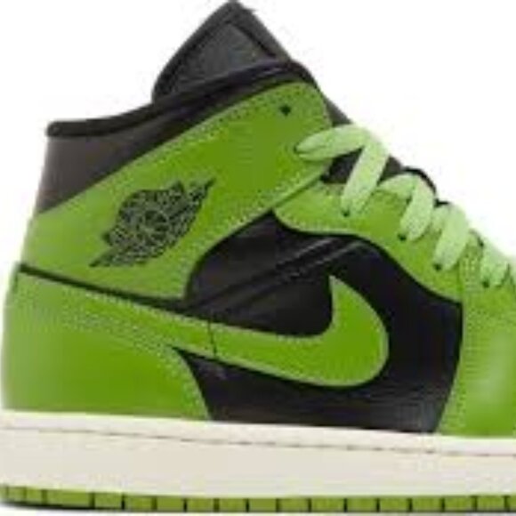 Air Jordan 1 Mid Sneaker - Picture 4 of 8